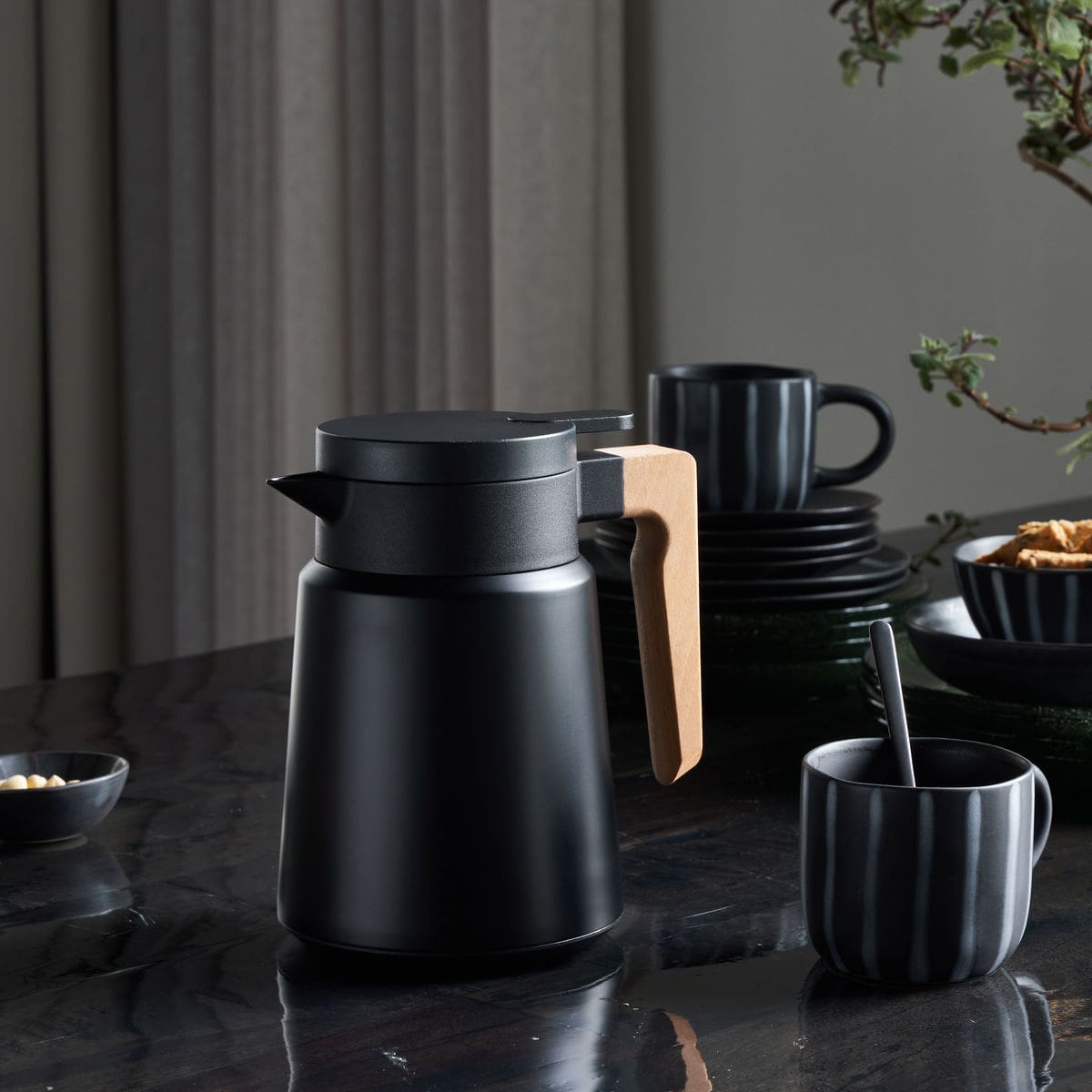 Termokande til mødelokale - Cole - Sort - 1 liter