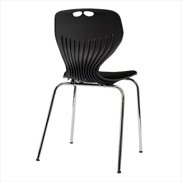 Kantinestol med sort polster og ben i krom
