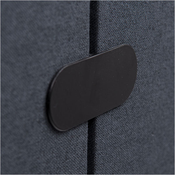 Koblingsbeslag til akustik skærmvæg